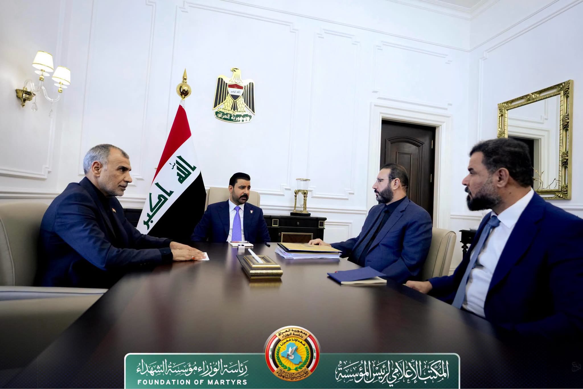 معالي رئيس مؤسسة الشهداء يبحث مع رئيس مجلس الوزراء دعم المؤسسة وتعزيز حقوق ذوي الشهداء